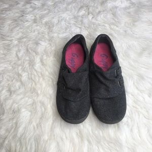 Guppy Love gray slip on shoe  soft sole sz 8 1/2
